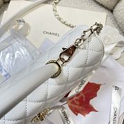 Kitlife Chanel 26P Horizontal Coco Handle Bag White 32cm  - 6