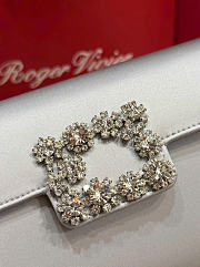 Kitlife Roger Vivier Satin Efflorescence Envelope Clutch Bag Silver 24x3x13cm  - 2
