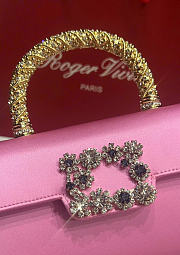 Kitlife Roger Vivier Jewel Efflorescence Mini Bag In Pink Satin 24x3x13cm  - 4