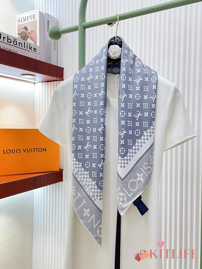 Kitlife Louis Vuitton Monogram Pattern Silk Scarf White & Grey 90x90cm  - 1