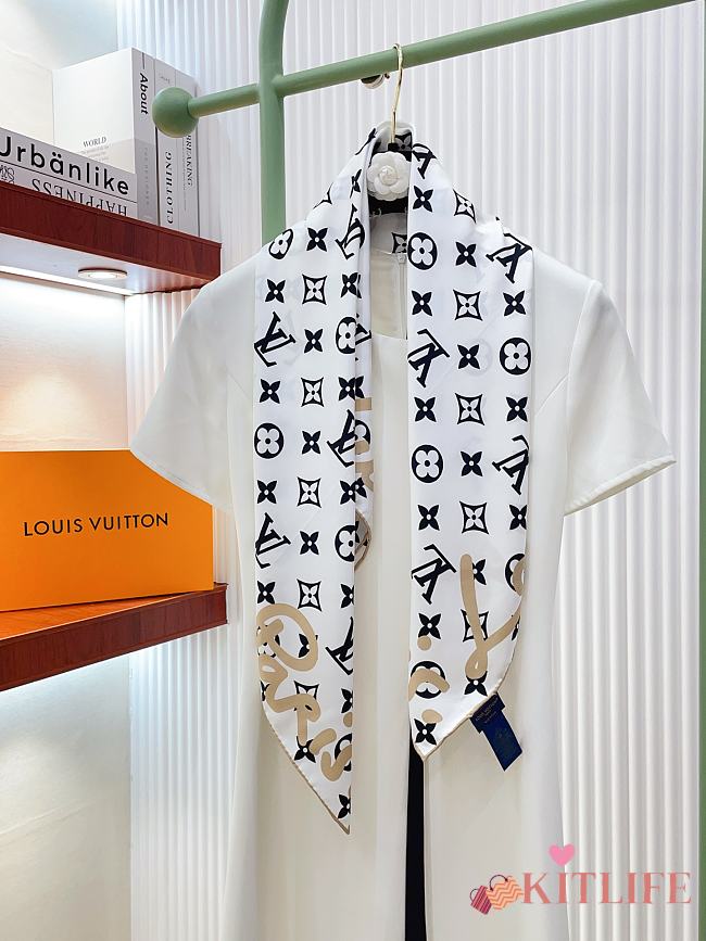 Kitlife Louis Vuitton Alphabet Combination Square Scarf White & Black 90x90cm  - 1