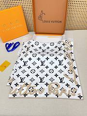 Kitlife Louis Vuitton Alphabet Combination Square Scarf White & Black 90x90cm  - 3