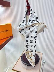 Kitlife Louis Vuitton Alphabet Combination Square Scarf White & Black 90x90cm  - 2