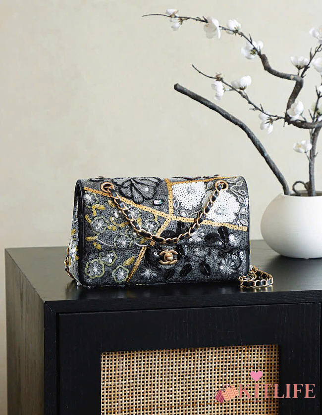 Kitlife Chanel 25A Embroidered Black Sequined CF Bag 15.5×25.5×6.5 cm - 1
