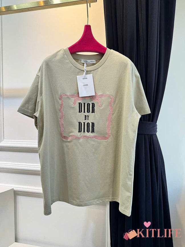Kitlife Dior Book Cover Oversized Cropped T-Shirt Beige / Pink - 1