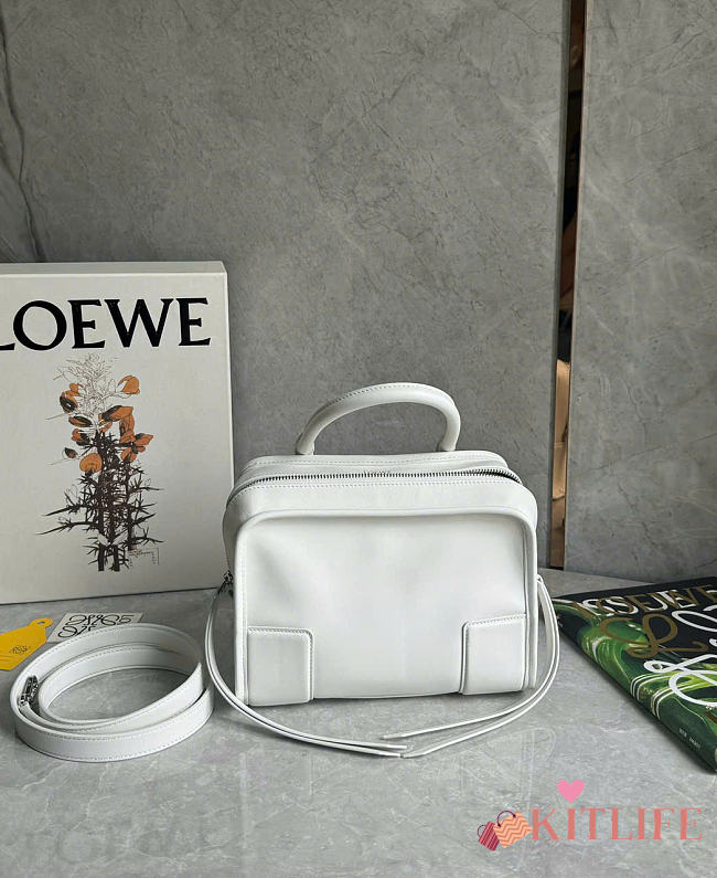 Kitlife Loewe Mini White Leather Amazona180 Top-handle Bag 24.5x10x18.5cm - 1