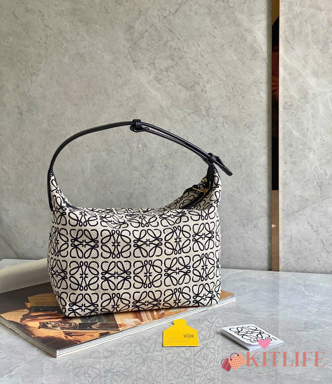 Kitlife Loewe Cubi Bag in Anagram Black & White Jacquard and Calfskin 27x21x16.5cm - 1