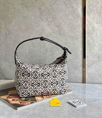 Kitlife Loewe Cubi Bag in Anagram Black & White Jacquard and Calfskin 27x21x16.5cm