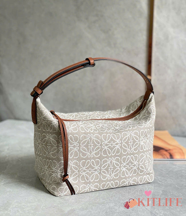 Kitlife Loewe Cubi Bag in Anagram White & Brown Jacquard and Calfskin 27x21x16.5cm  - 1