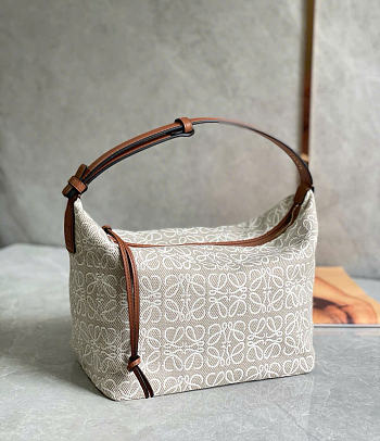 Kitlife Loewe Cubi Bag in Anagram White & Brown Jacquard and Calfskin 27x21x16.5cm 