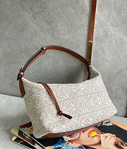 Kitlife Loewe Cubi Bag in Anagram White & Brown Jacquard and Calfskin 27x21x16.5cm  - 4
