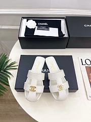 Kitlife Chanel Double C Hollow-Out Roman Flat Sandals White - 1