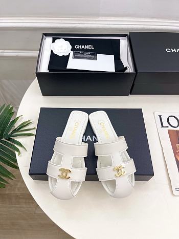 Kitlife Chanel Double C Hollow-Out Roman Flat Sandals White