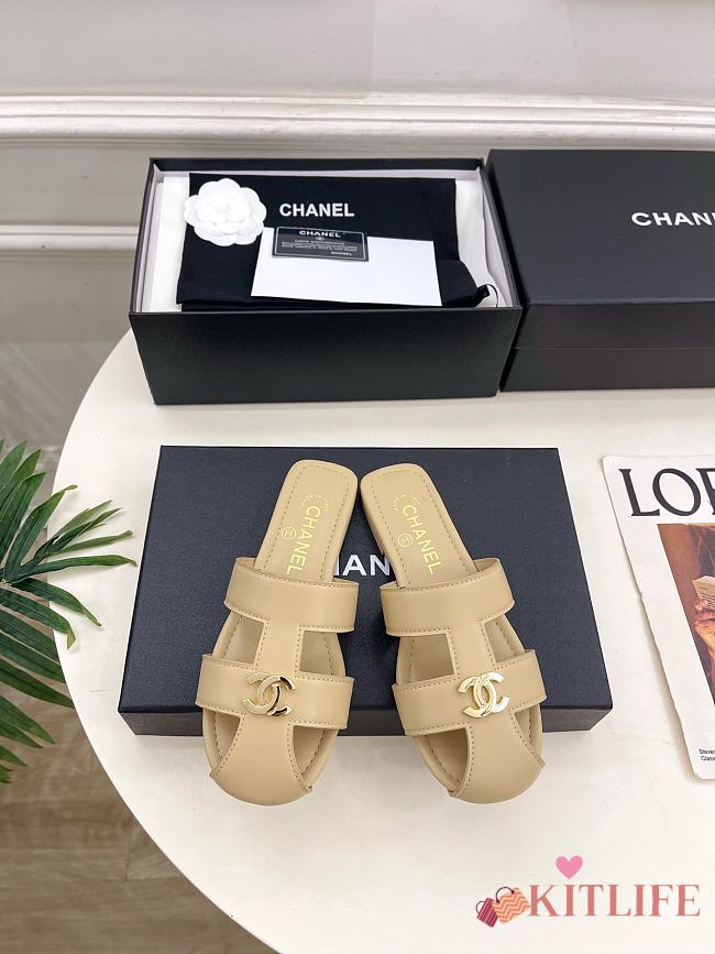 Kitlife Chanel Double C Hollow-Out Roman Flat Sandals Beige  - 1