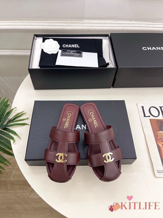 Kitlife Chanel Double C Hollow-Out Roman Flat Sandals Burgundy - 1