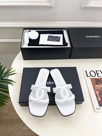 Kitlife Chanel CC Cut Out Mules Sandals White Quilted Lambskin 