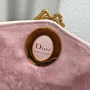 Kitlife Dior Small Dior Médaillon Bucket Bag Pink Calfskin M1531 19.5x18.5x11.5cm - 5