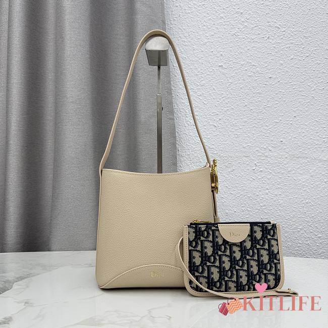 Kitlife Dior Small Dior Médaillon Bucket Bag Light Beige Calfskin M1531 19.5x18.5x11.5cm  - 1