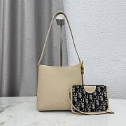 Kitlife Dior Small Dior Médaillon Bucket Bag Light Beige Calfskin M1531 19.5x18.5x11.5cm  - 1