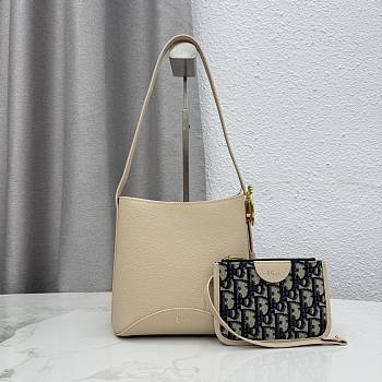 Kitlife Dior Small Dior Médaillon Bucket Bag Light Beige Calfskin M1531 19.5x18.5x11.5cm 