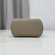 Kitlife Dior Small Dior Médaillon Bucket Bag Grey Calfskin M1531 19.5x18.5x11.5cm  - 3
