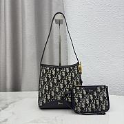 Kitlife Dior Small Dior Médaillon Bucket Bag Blue Dior Oblique Jacquard M1531 19.5x18.5x11.5cm  - 1