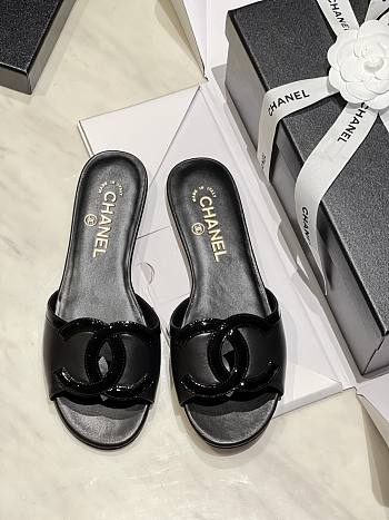 Kitlife Chanel Vintage Cambon Flat Sandals Black