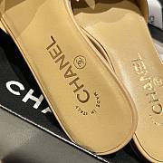 Kitlife Chanel Vintage Cambon Flat Sandals Beige & Black  - 3