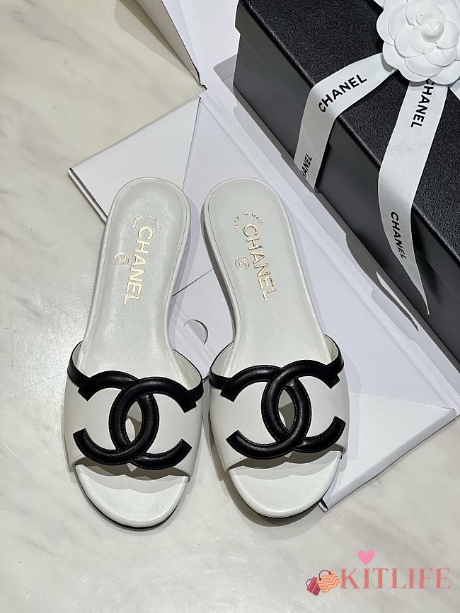 Kitlife Chanel Vintage Cambon Flat Sandals White & Black  - 1