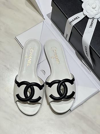 Kitlife Chanel Vintage Cambon Flat Sandals White & Black 