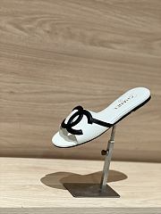 Kitlife Chanel Vintage Cambon Flat Sandals White & Black  - 2