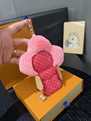 Kitlife Louis Vuitton Vivienne Pink Bag Charm  - 5