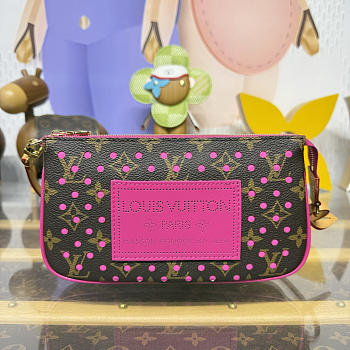 Kitlife Louis Vuitton Pochette Accessoires Bag Monogram Perfo/Pop Crush M29001 22x13x4cm