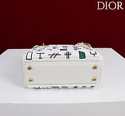 Kitlife Dior Three-Compartment Embroidered Art Limited Edition White Beaded Bag 17x15x7cm - 5