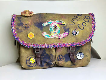 Kitlife Chanel Graffiti On The Pavement Crossbody Bag 42x30x13cm