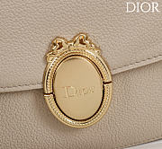 Kitlife Dior Small Médaillon Flap Bag Beige M3921 21x12x5.5cm - 6