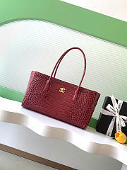 Kitlife Chanel Small Shopping Bag Burgundy Crocodile Embossed Calfskin & Gold-Tone Metal AS6243 20x39x13cm  - 1