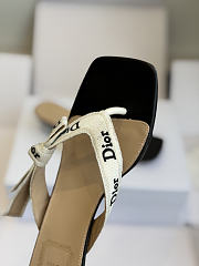 Kitlife Dior J'Adior Heeled Thong Sandal White Embroidered Cotton and Black Lambskin  - 2