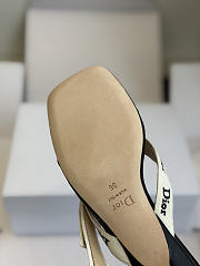 Kitlife Dior J'Adior Heeled Thong Sandal White Embroidered Cotton and Black Lambskin  - 5