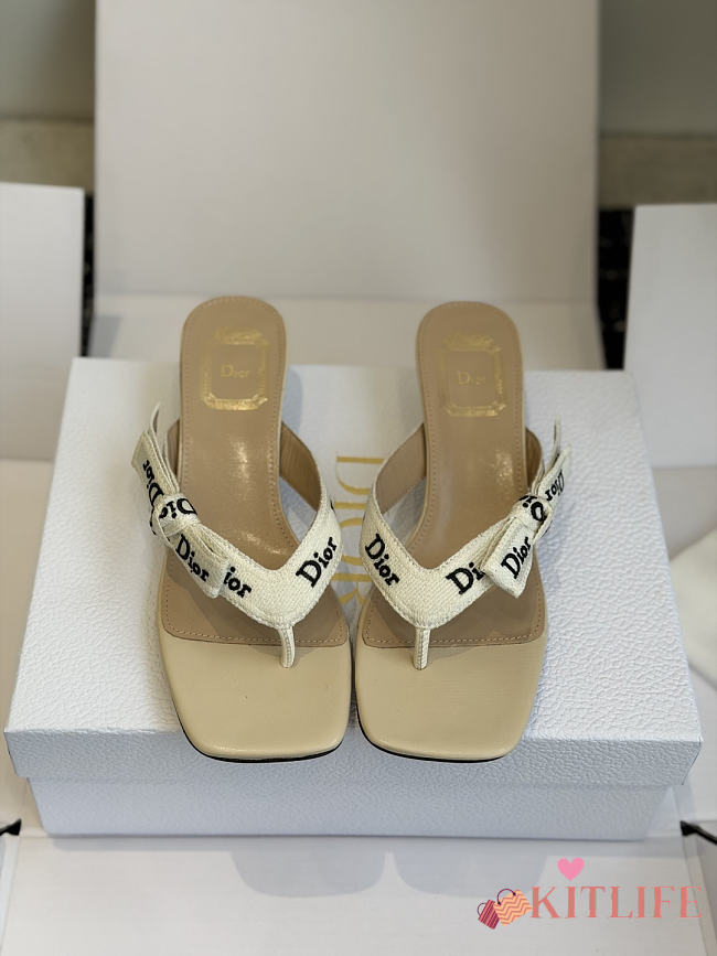 Kitlife Dior J'Adior Heeled Thong Sandal Beige Embroidered Cotton and Black Lambskin - 1