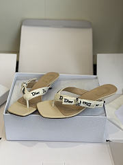 Kitlife Dior J'Adior Heeled Thong Sandal Beige Embroidered Cotton and Black Lambskin - 5