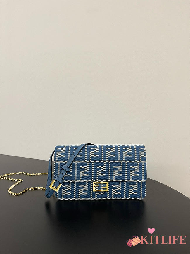 Kitlife Fendi Wallet On Chain Baguette Blue Denim-effect FF Jacquard 21x5x11.5cm - 1