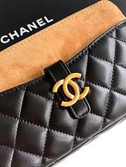 Kitlife Chanel Suede Shiny Lambskin Quilted Phone Holder With Chain Black Beige 10x17.5x3cm - 2