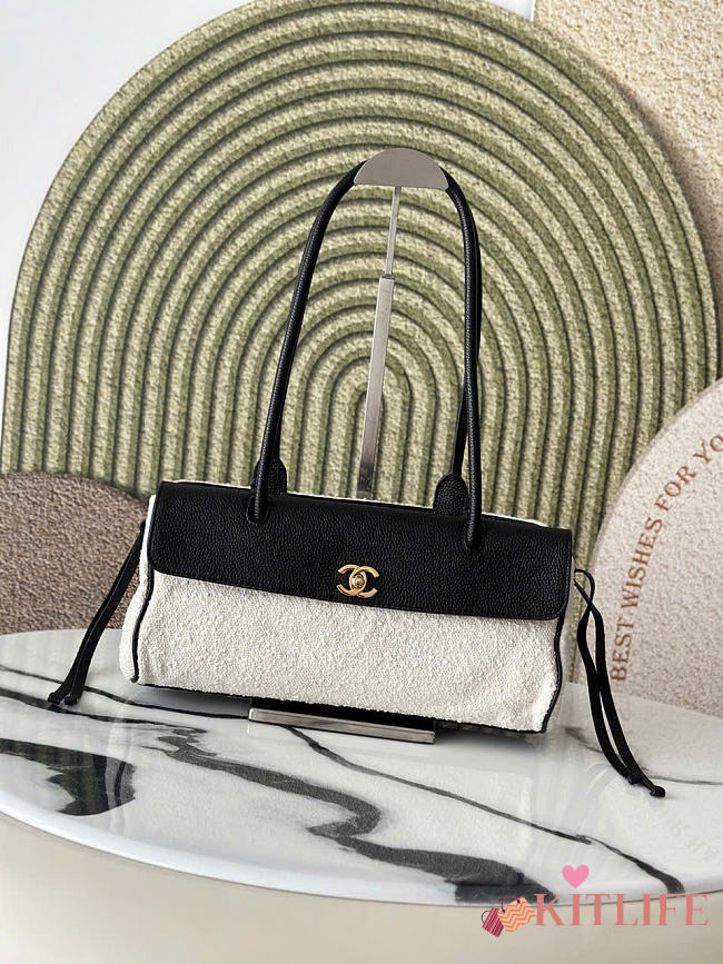 Kitlife Chanel Grained Calfskin Boucle Urban Essentials Small Shopping Bag Ecru Black AS6288 31x15x12cm - 1