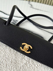 Kitlife Chanel Grained Calfskin Boucle Urban Essentials Small Shopping Bag Ecru Black AS6288 31x15x12cm - 5