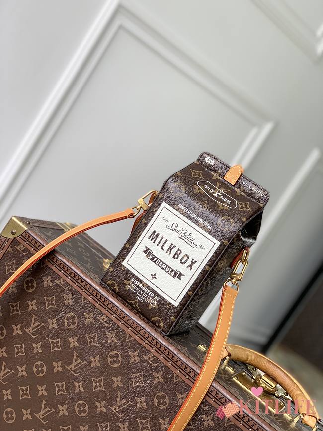 Kitlife Louis Vuitton Milk Bag M29326 12x22x10cm - 1