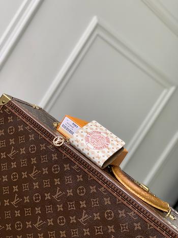 Kitlife Louis Vuitotn Charms Pocket Wallet Pink M29058 9x10x2.5cm