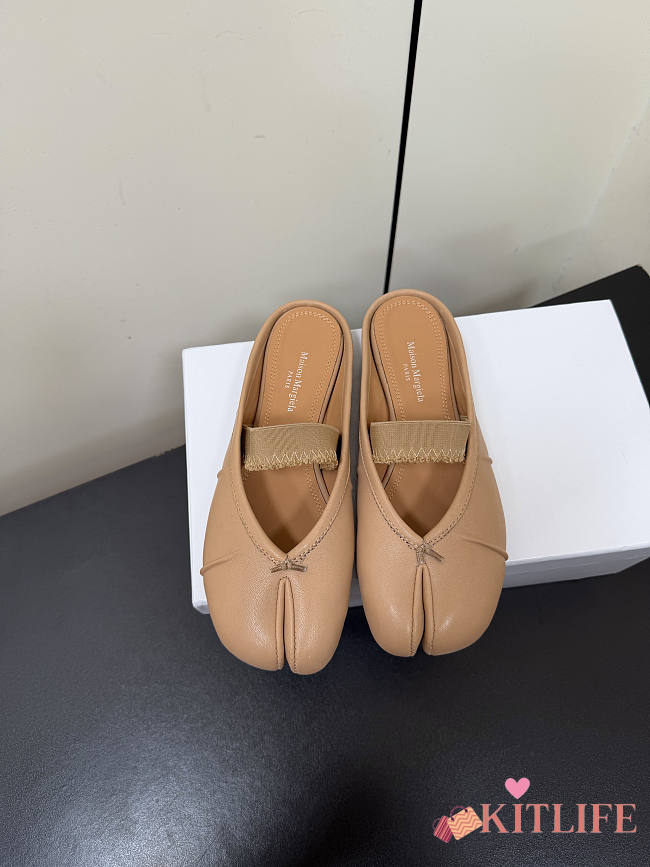 Kitlife Maison Margiela Tabi Leather Ballerina Mules Beige - 1