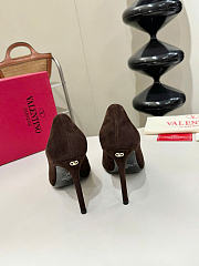 Kitlife Valentino Garavani Open-toe Révélé Suede Pumps 105mm Dark Brown - 2