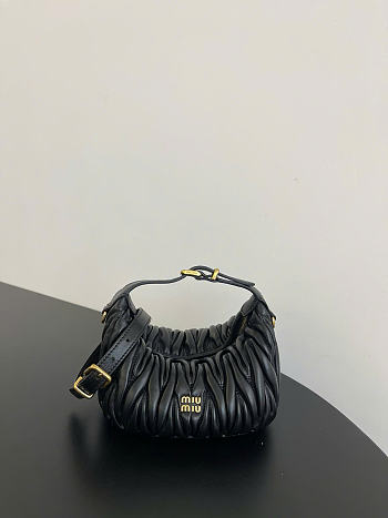Kitlife Miu Miu Mini Matelassé Tote Bag Black 30203B79 8x8.5x15cm